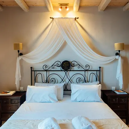 Apelon Tiritas Villa *