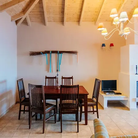 Apelon Tiritas Villa Leonidio