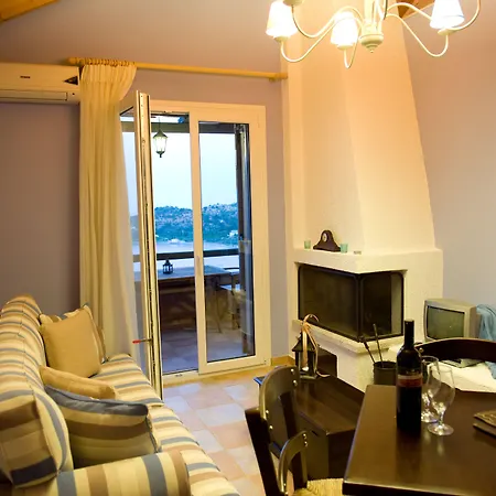 Apelon Tiritas Villa *