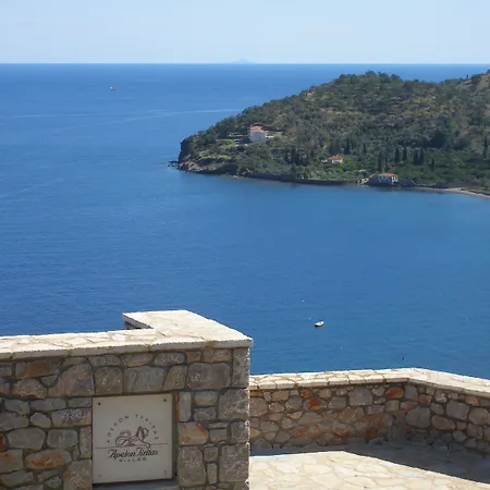 Villa Apelon Tiritas