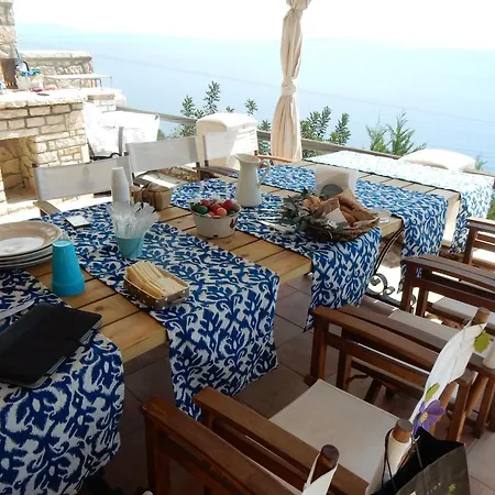 Apelon Tiritas Leonídion