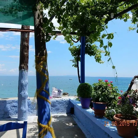 Apelon Tiritas Villa *
