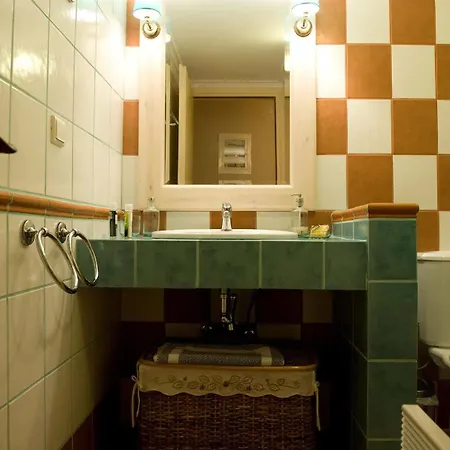 Villa Apelon Tiritas *