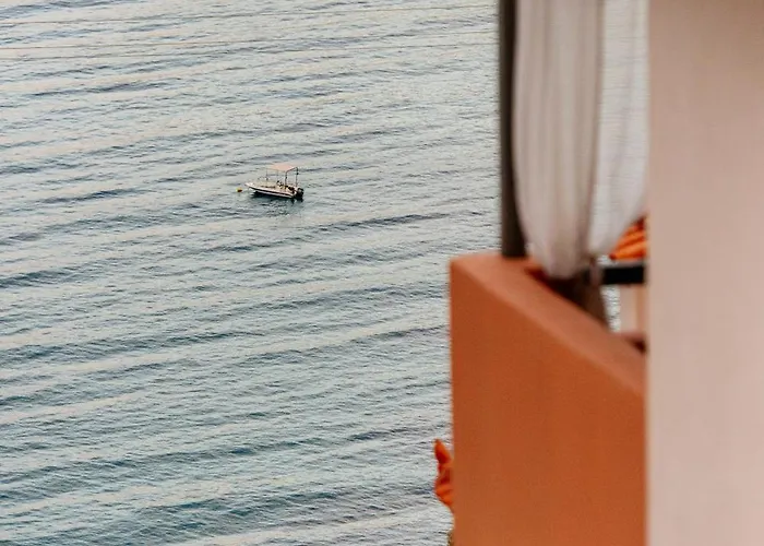 Apelon Tiritas Villa Leonídion