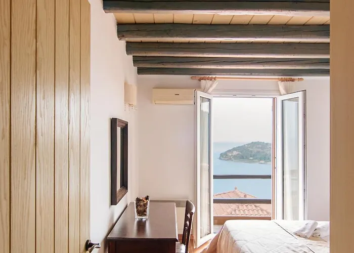 Villa Apelon Tiritas *