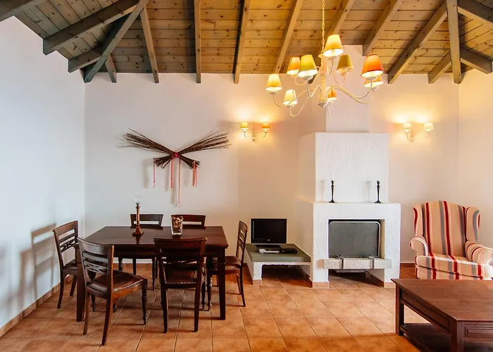 Apelon Tiritas Villa *