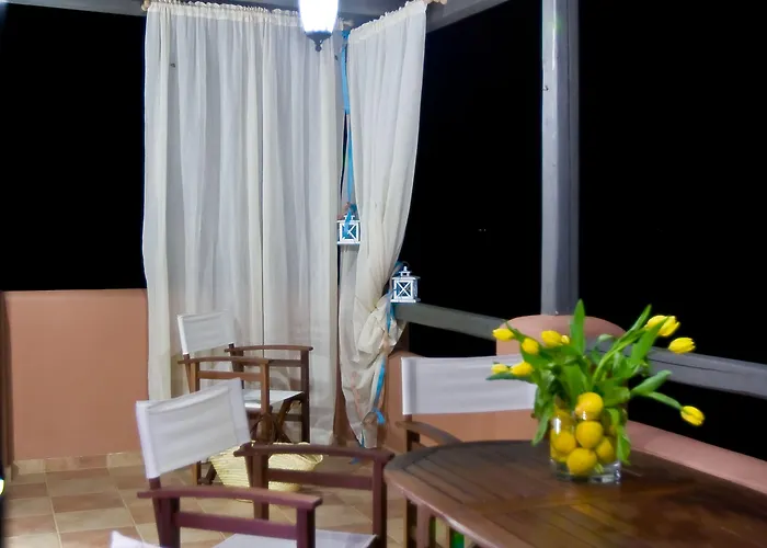 Villa Apelon Tiritas *