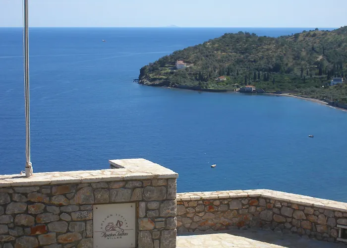 Villa Apelon Tiritas