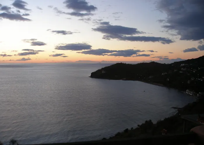 Apelon Tiritas Villa *